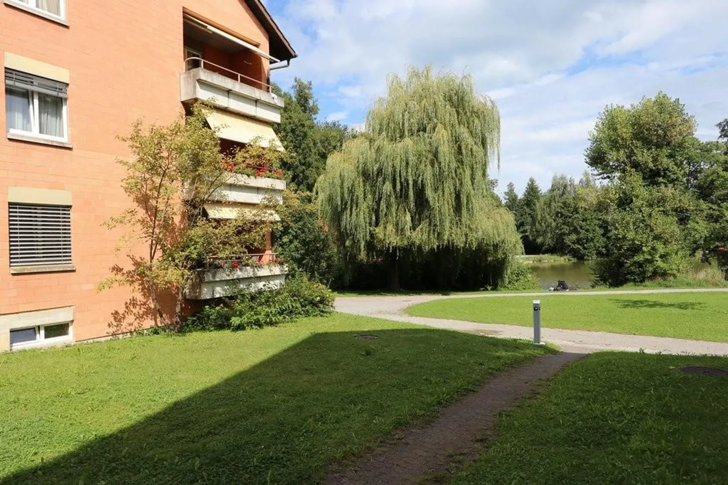 3.5-Zimmer-Wohnung an ruhiger Lage direkt am Weiher - Photo 8 of 8