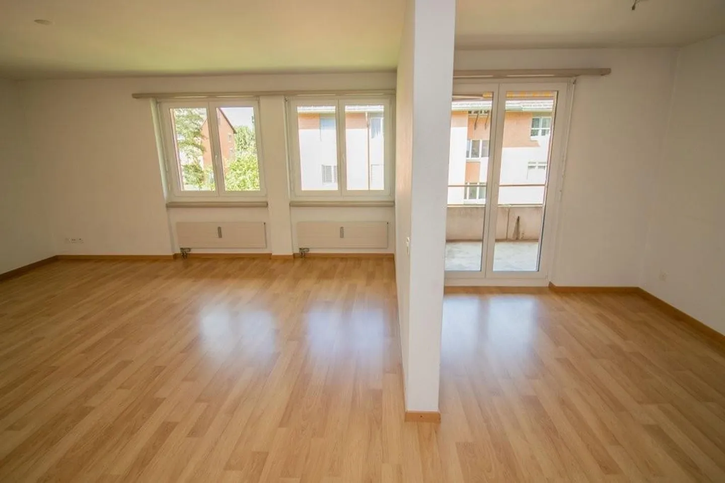 3.5-Zimmer-Wohnung an ruhiger Lage direkt am Weiher - Photo 2 of 8