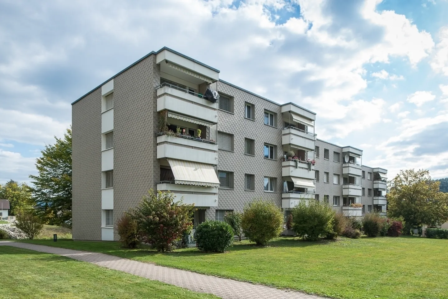 Modern apartment in a quiet neighborhood - Photo 1 of 8