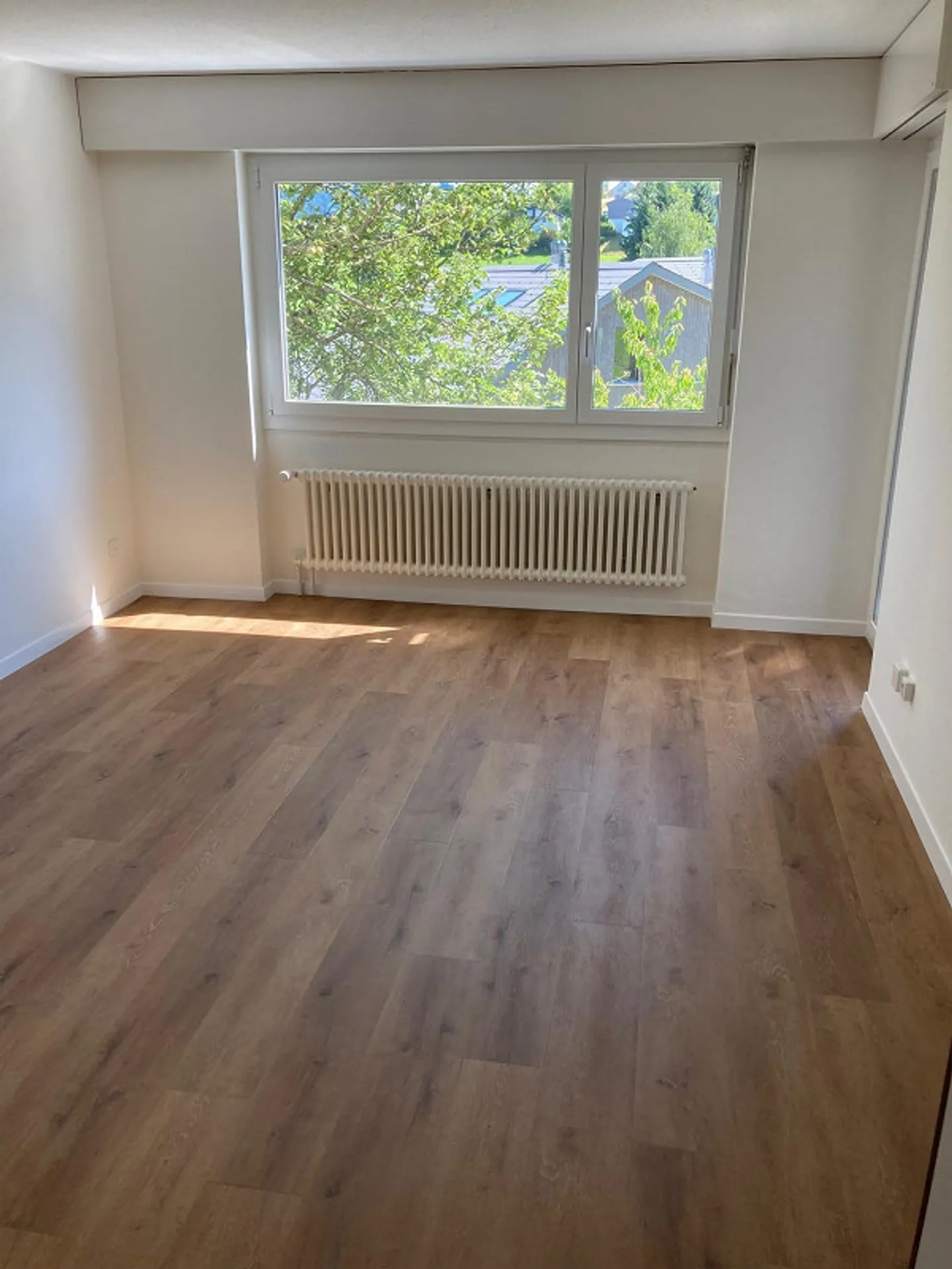 4 1/2 - Room Apartment 1st Floor Center - Photo 8 of 10