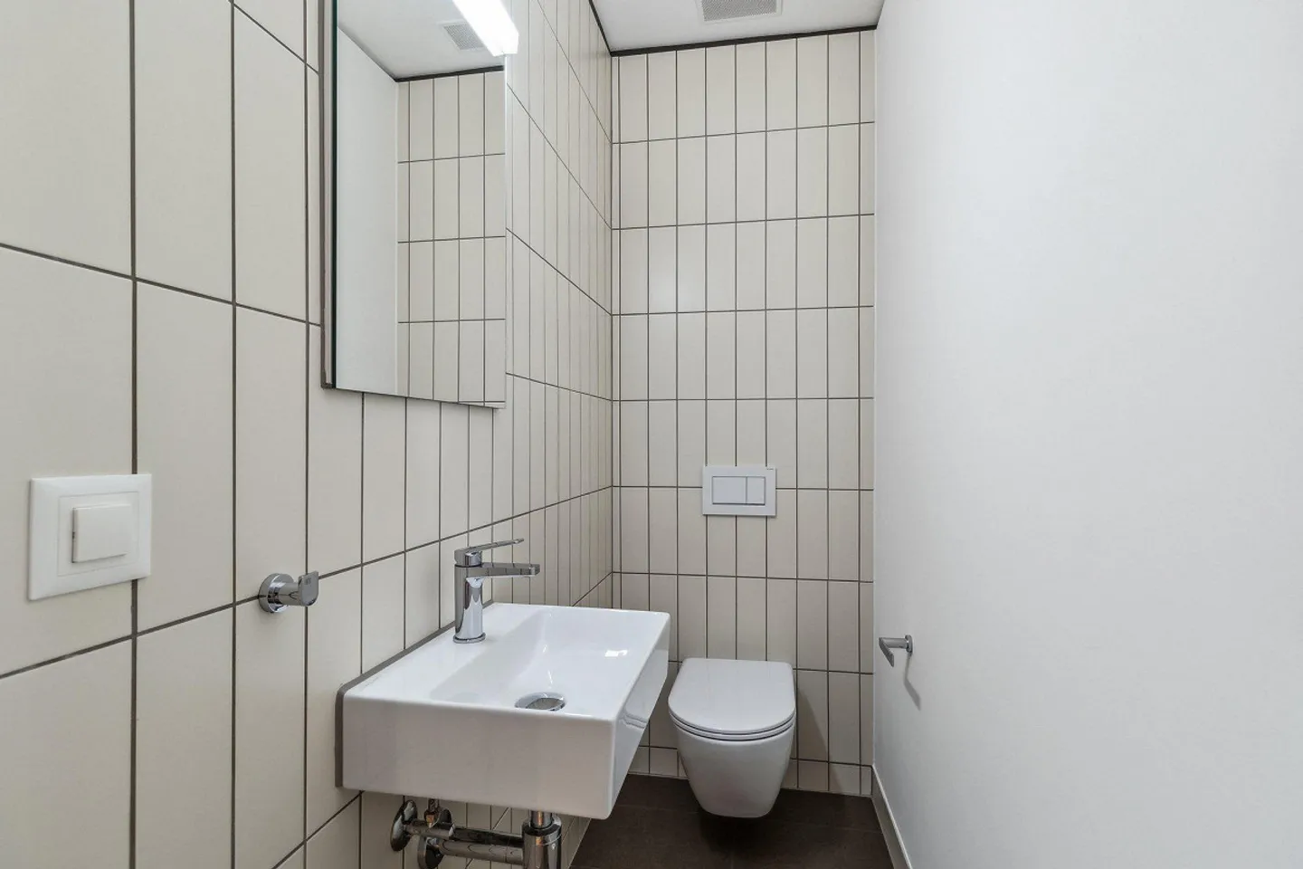 Beautiful 3.5 Room Apartment Near Triemli Hospital - Photo 10 of 10
