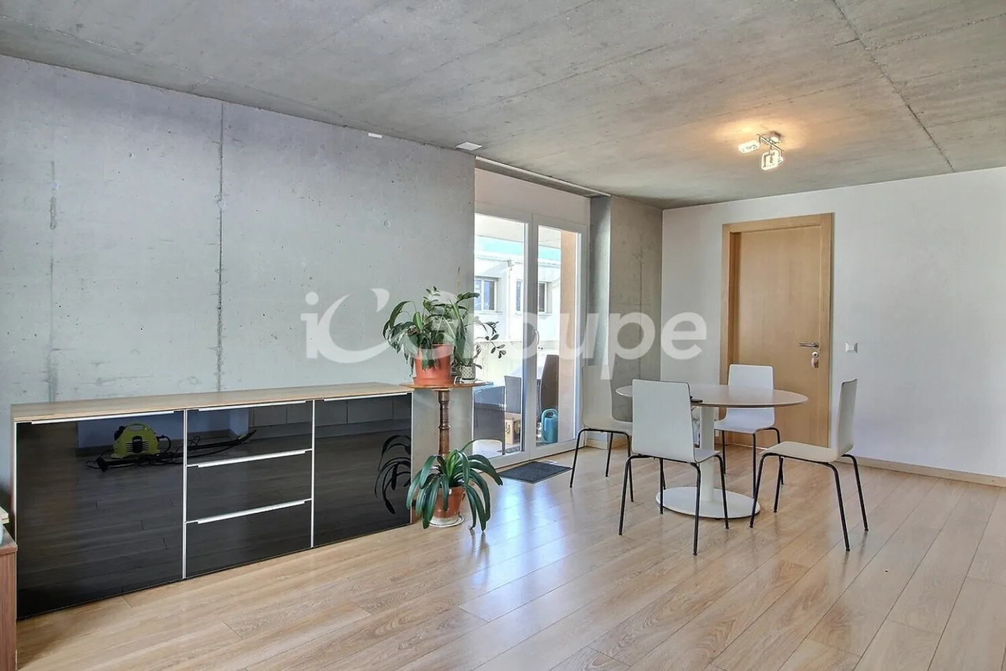 Bel appartement en bon état à la location à Grimisuat. - Photo 2 sur 6