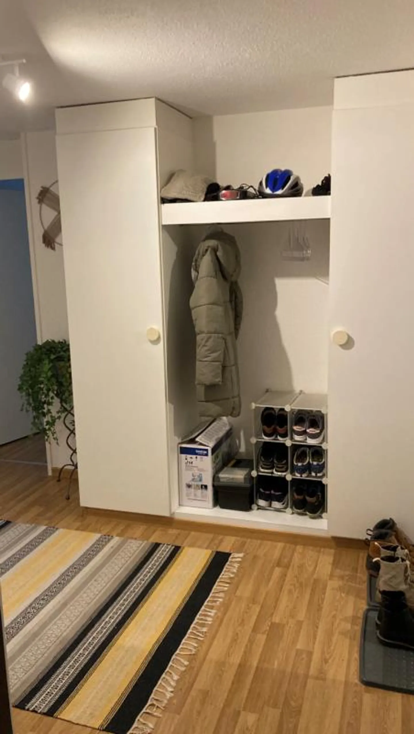 Ampio e luminoso appartamento di 2,5 stanze con balcone - Foto 4 di 7