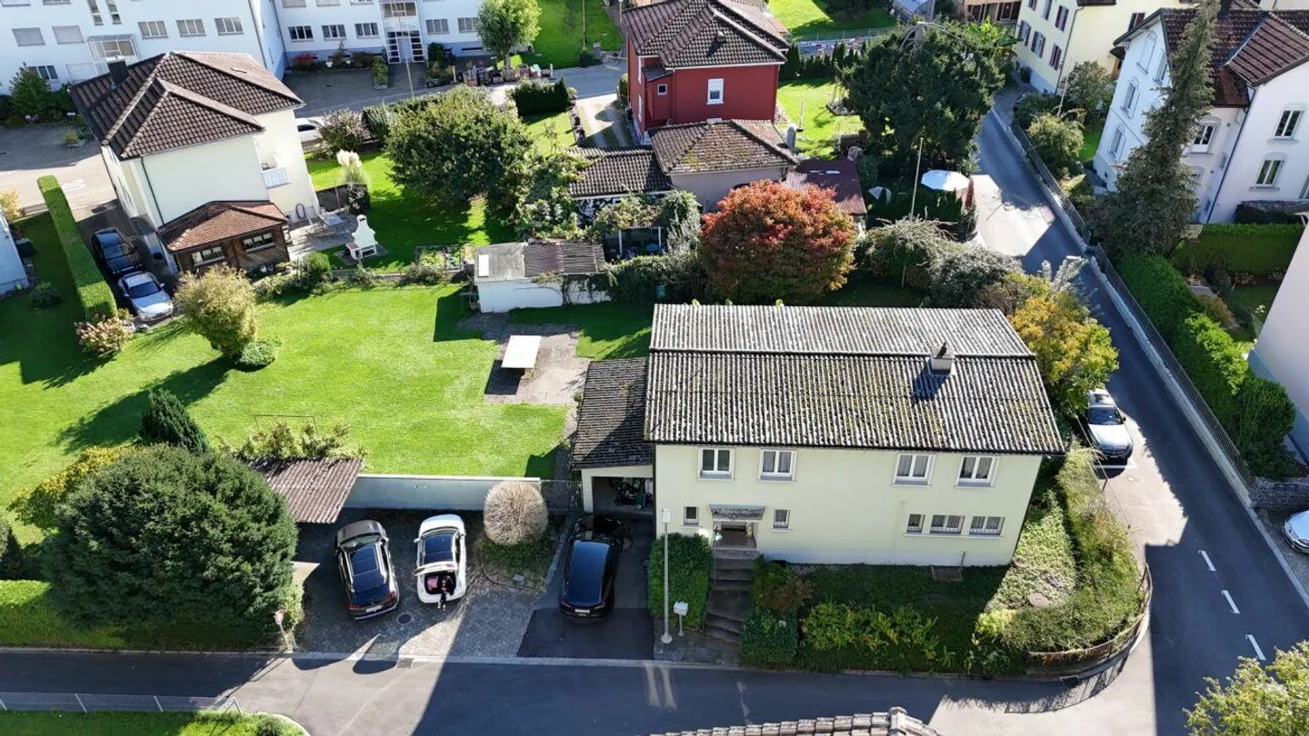 Maison individuelle avec beaucoup d'espace extérieur dans un emplacement familial - Photo 2 sur 13
