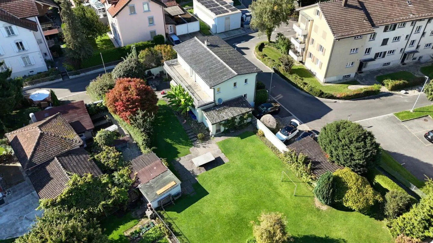 Maison individuelle avec beaucoup d'espace extérieur dans un emplacement familial - Photo 3 sur 13