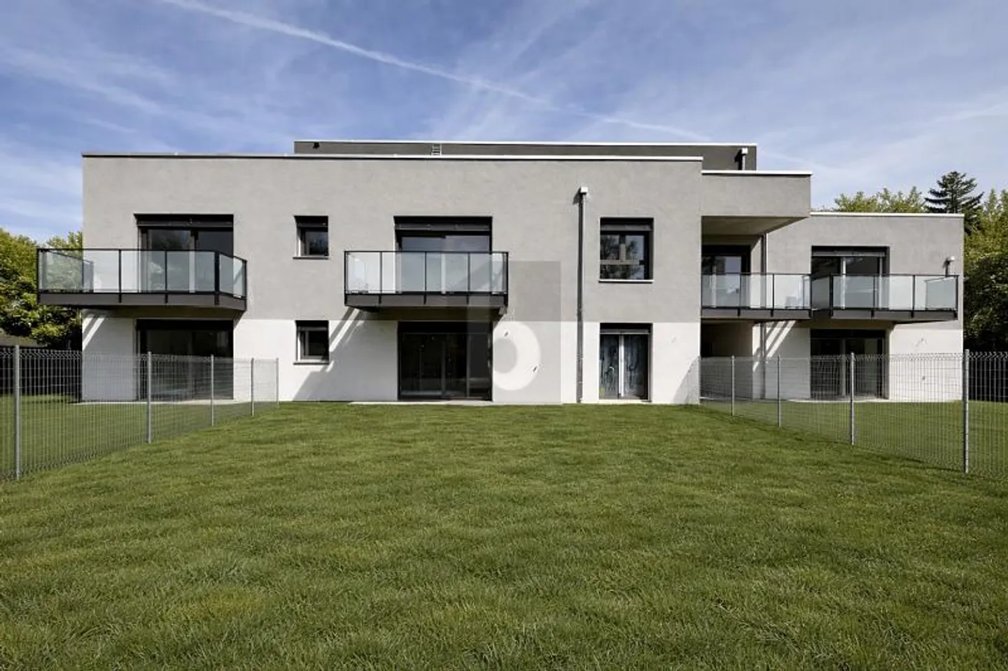 NOUVEAU AVEC JARDIN PRIVÉ ORIENTÉ AU SUD - Photo 1 sur 5