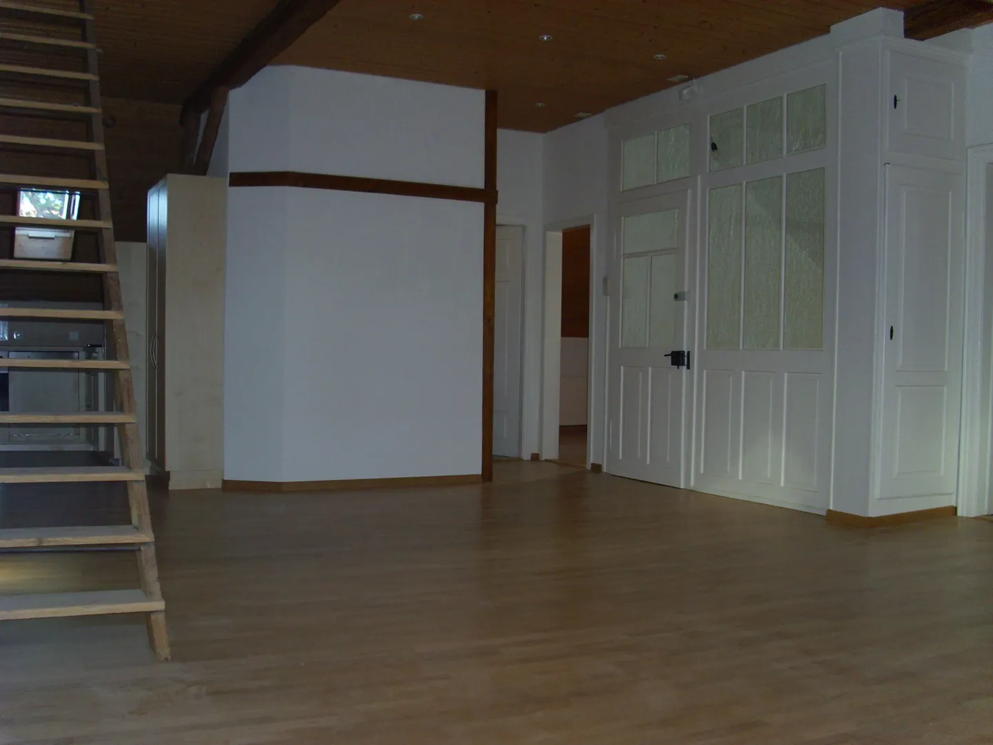 Appartement en Attique 5½ pièces avec jardin au centre - Photo 3 sur 12