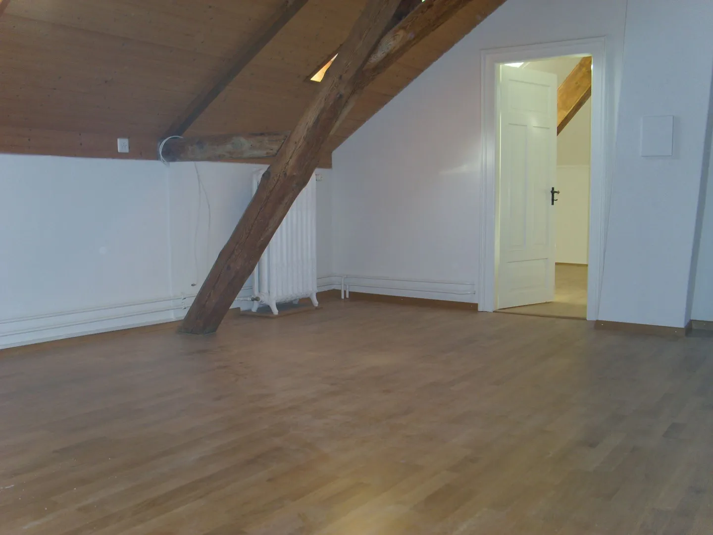 Appartement en Attique 5½ pièces avec jardin au centre - Photo 8 sur 12