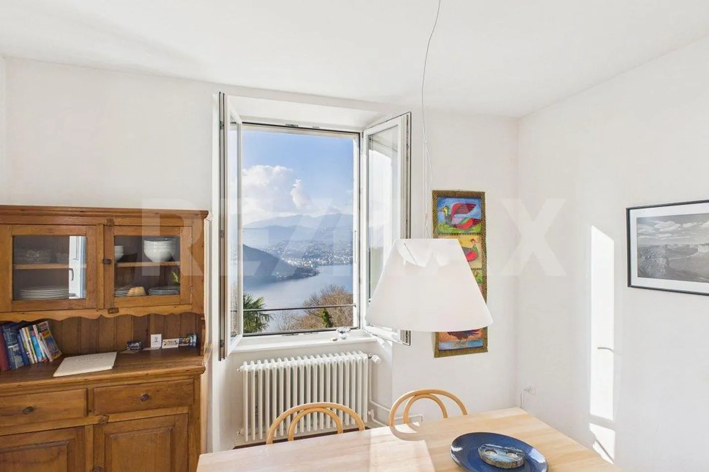 Large penthouse apartment, magnificent lake view, garden and 25 min. to Lugano - Photo 1 of 8