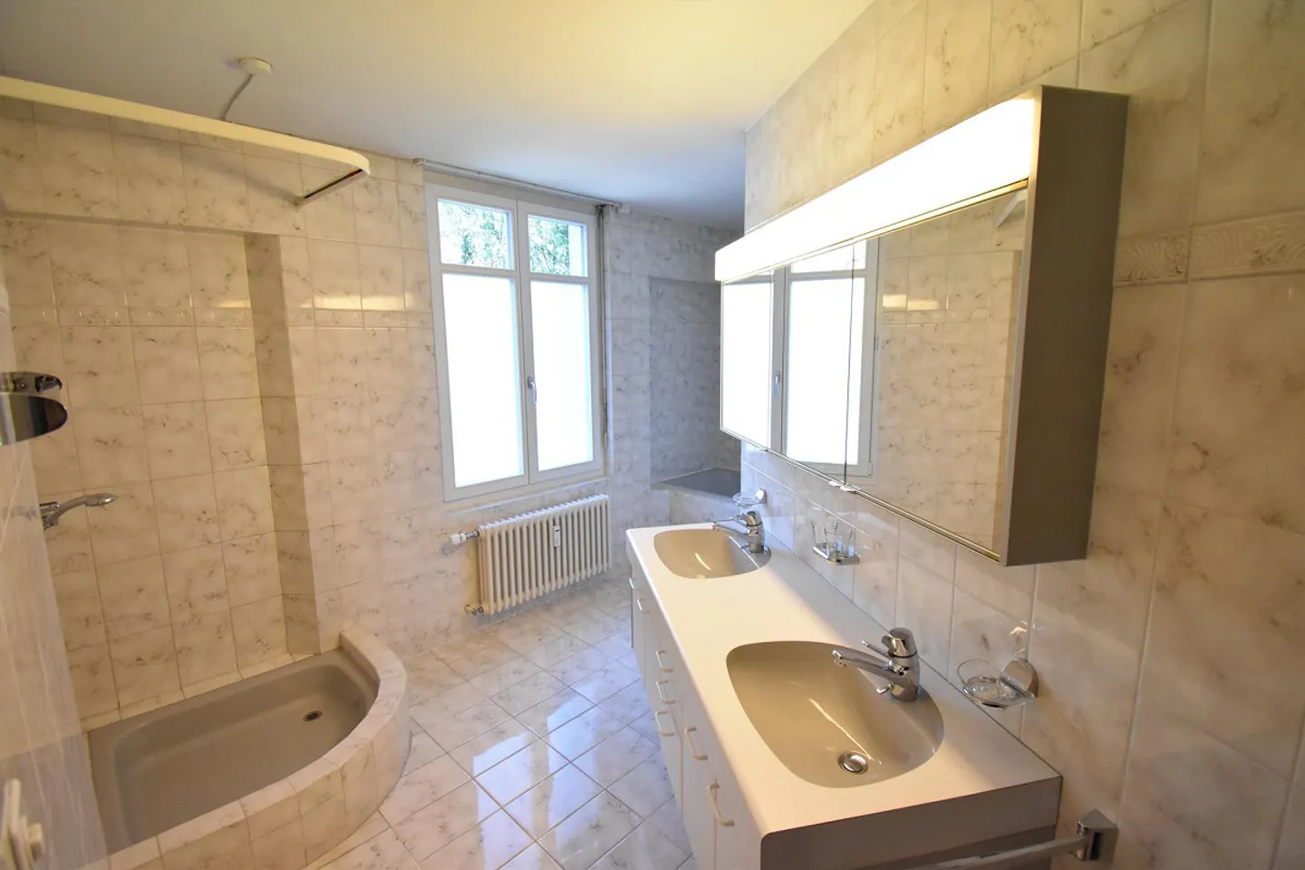 Vivere con vista in una vecchia villa in stile Liberty - Foto 8 di 10