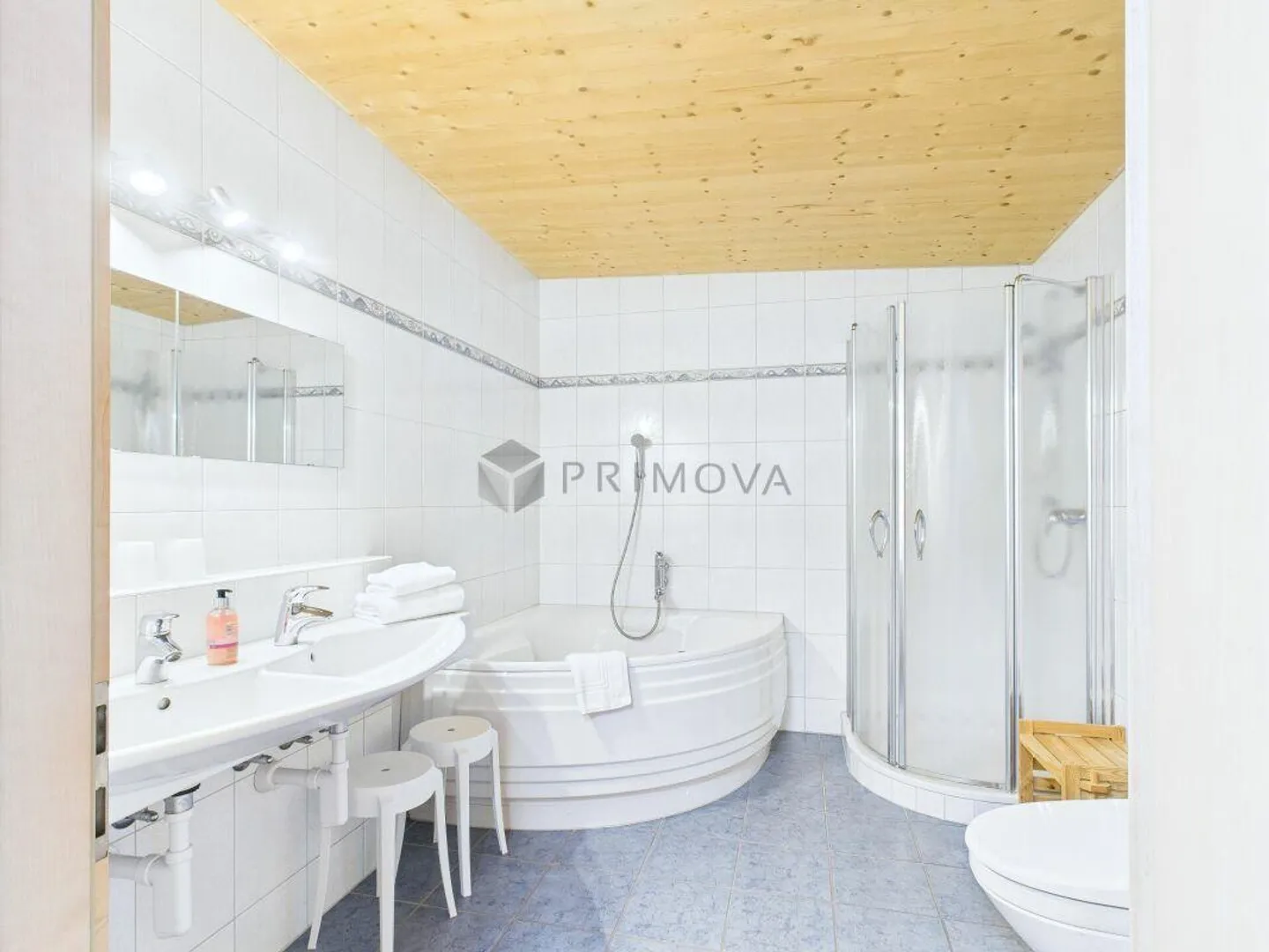 Hôtel & Restaurant avec Appartements, Vignoble et Terrain à Bâtir à P... - Photo 25 sur 30