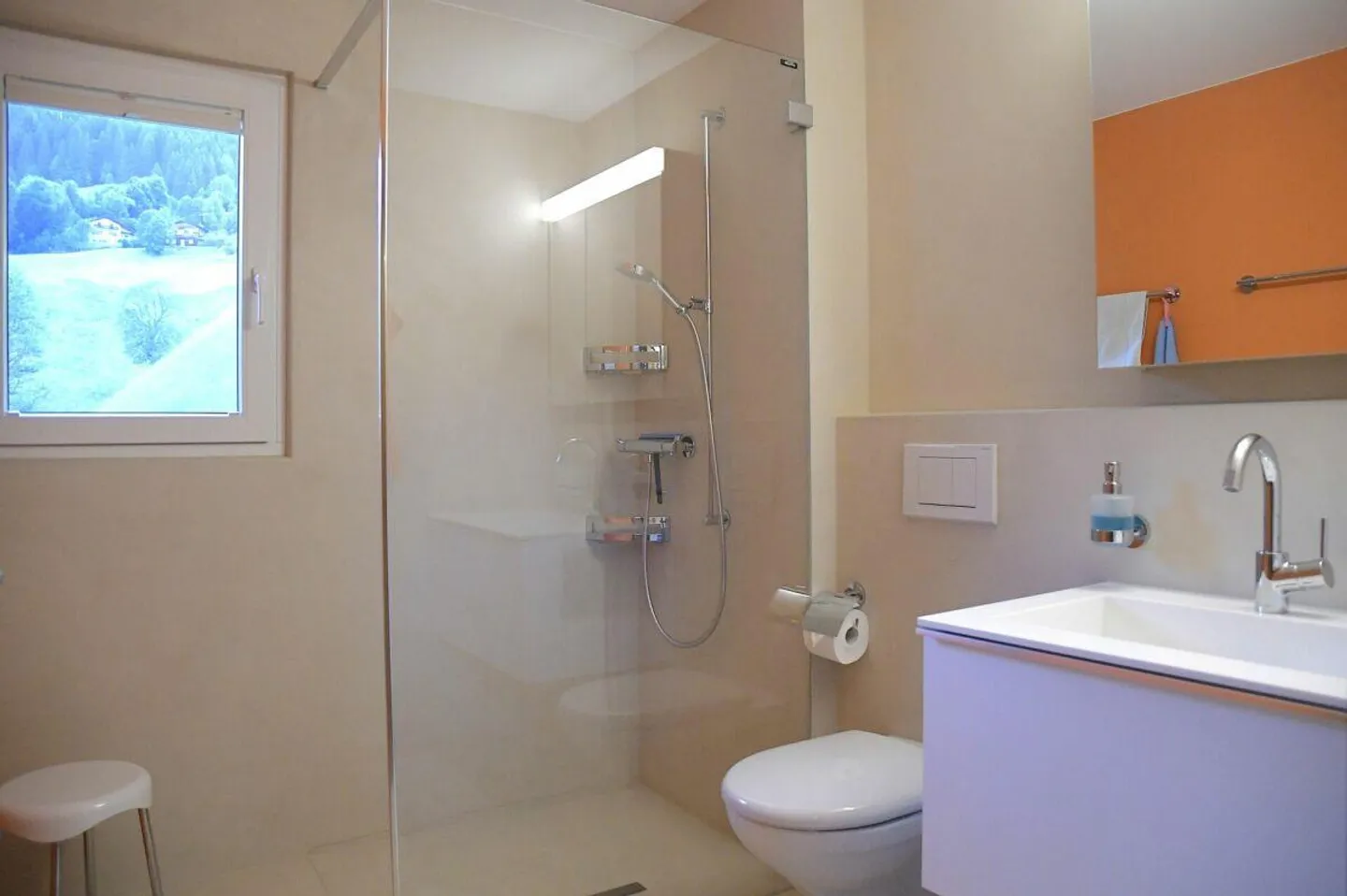 Appartement sous les combles de 2,5 pièces RESIDENCE SECONDAIRE - Photo 6 sur 13