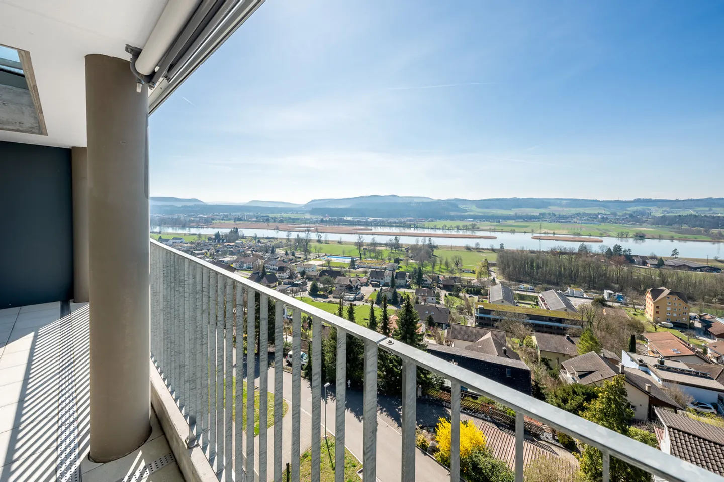 Stunning Attic Apartment with Terrace - Photo 3 of 10