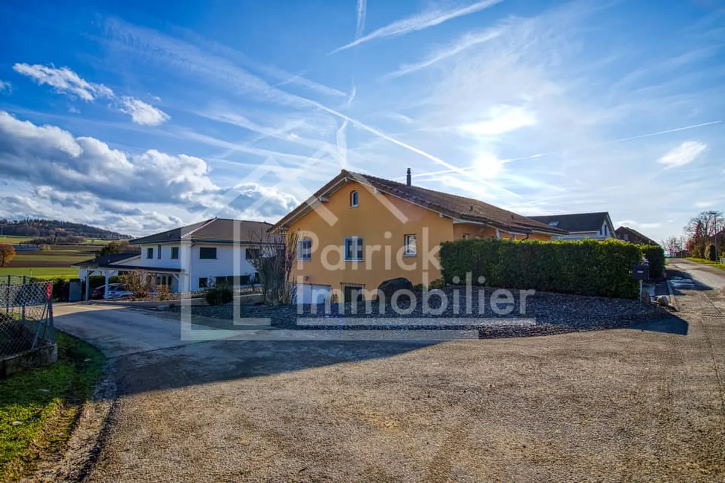 Villa indipendente con 5.5 stanze su un lotto di 1'075m2 - Foto 3 di 13