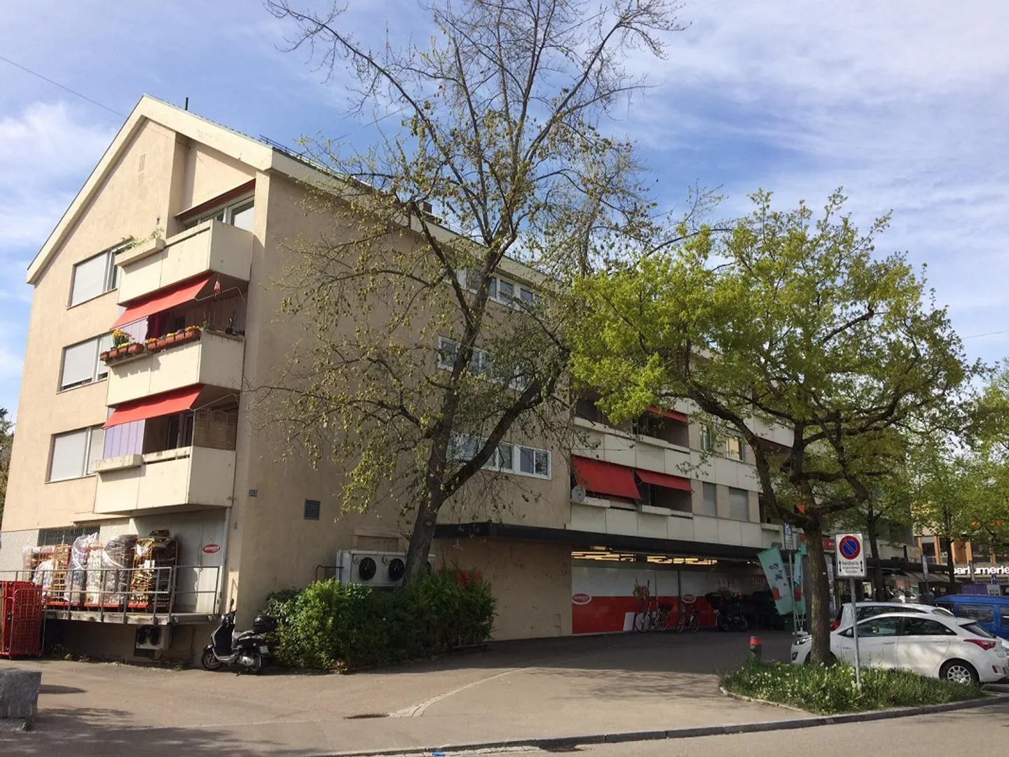 Garage box for rent in the center of Oberwinterthur! - Photo 2 of 2