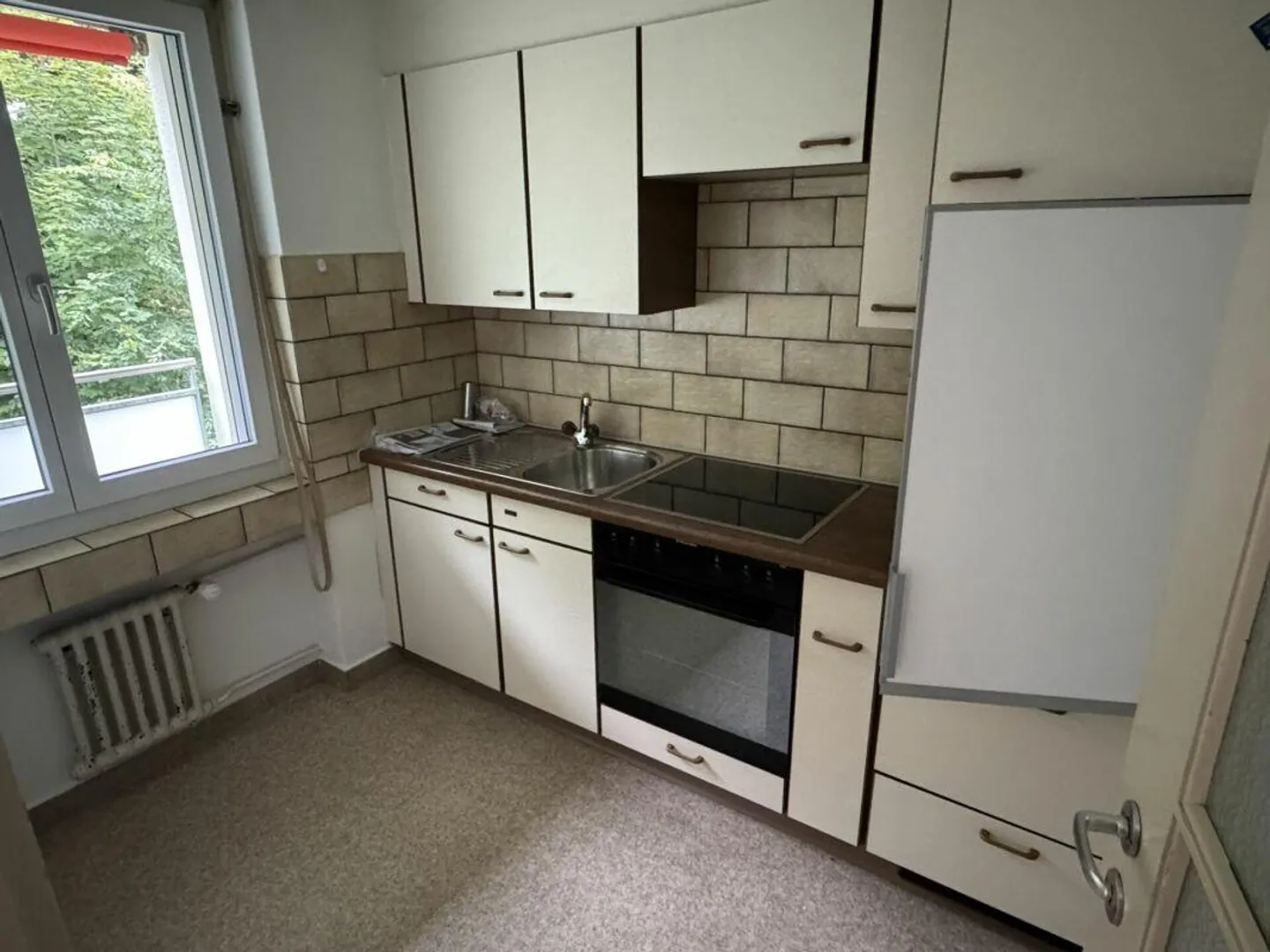 1.5 Zimmer Wohnung mit Balkon an zentraler Lage Kopie - Photo 2 of 4