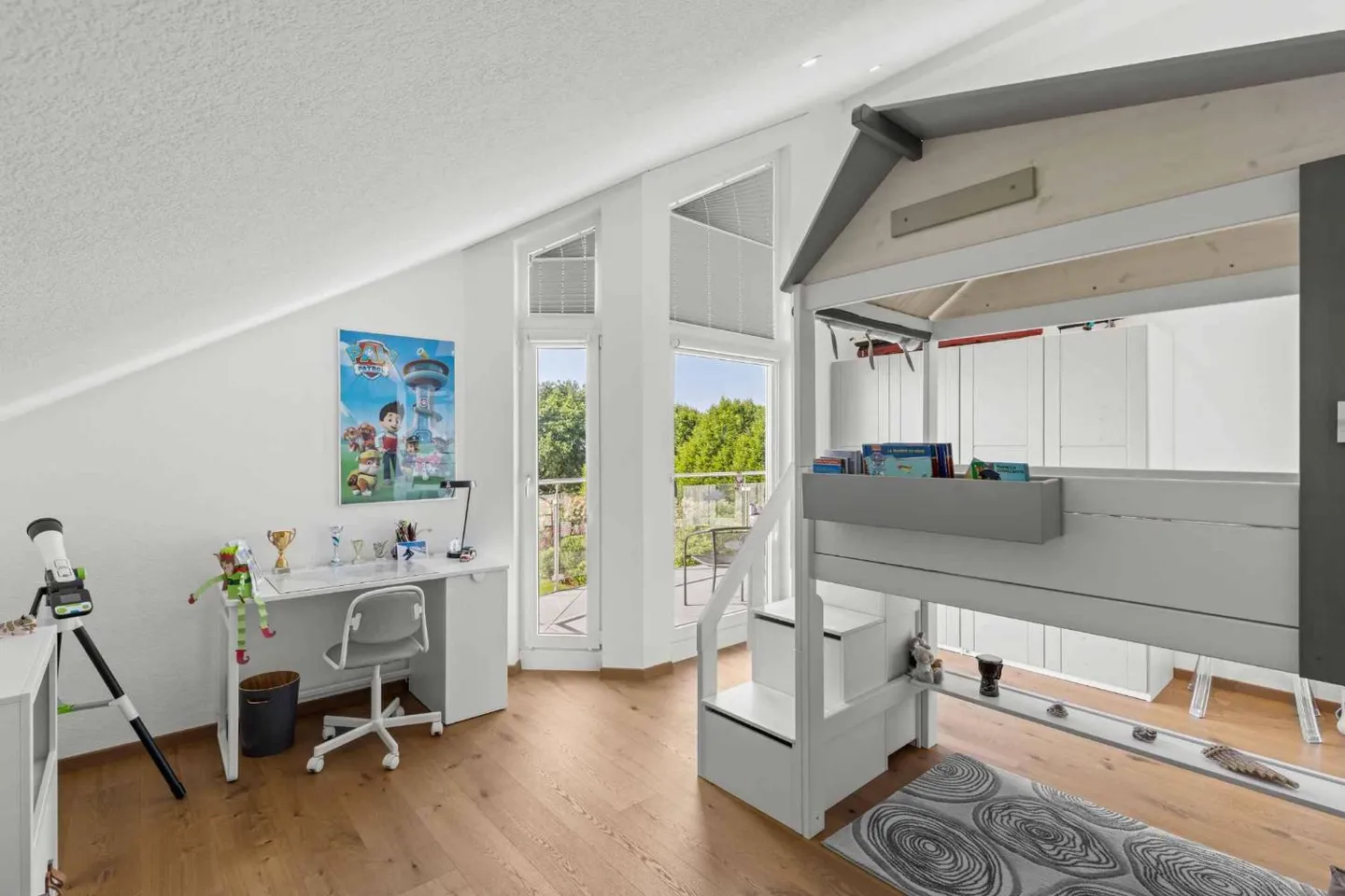 Moderne Villa mit Pool und Blick auf den See, die Alpen und den Jura - Foto 12 von 13