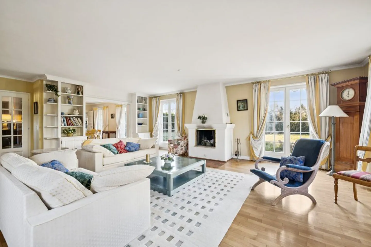 VILLA MIT EINZIGARTIGEM CHARAKTER - Foto 2 von 13