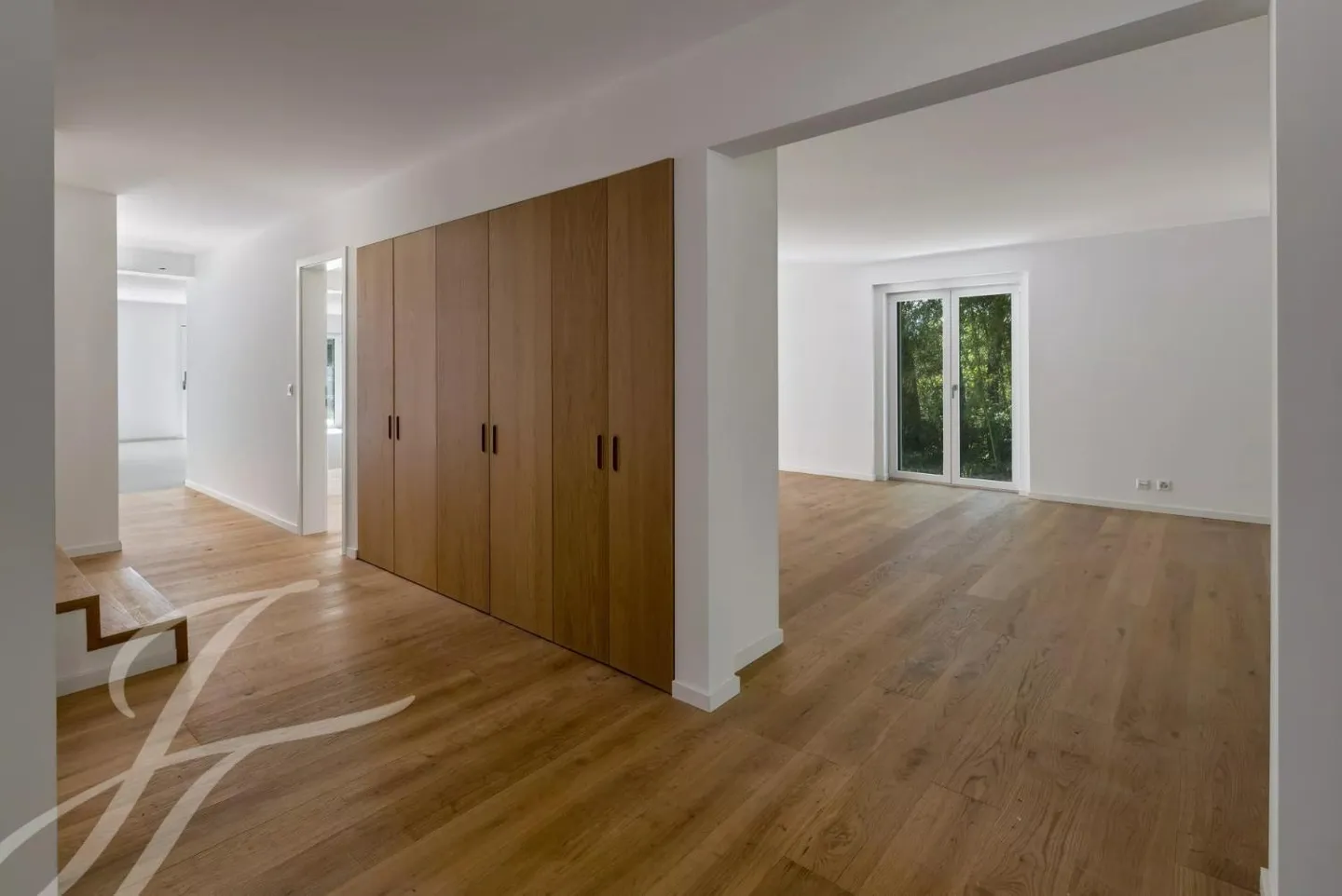 À quelques pas de la rive du lac : Villa rénovée avec piscine - Photo 13 sur 13