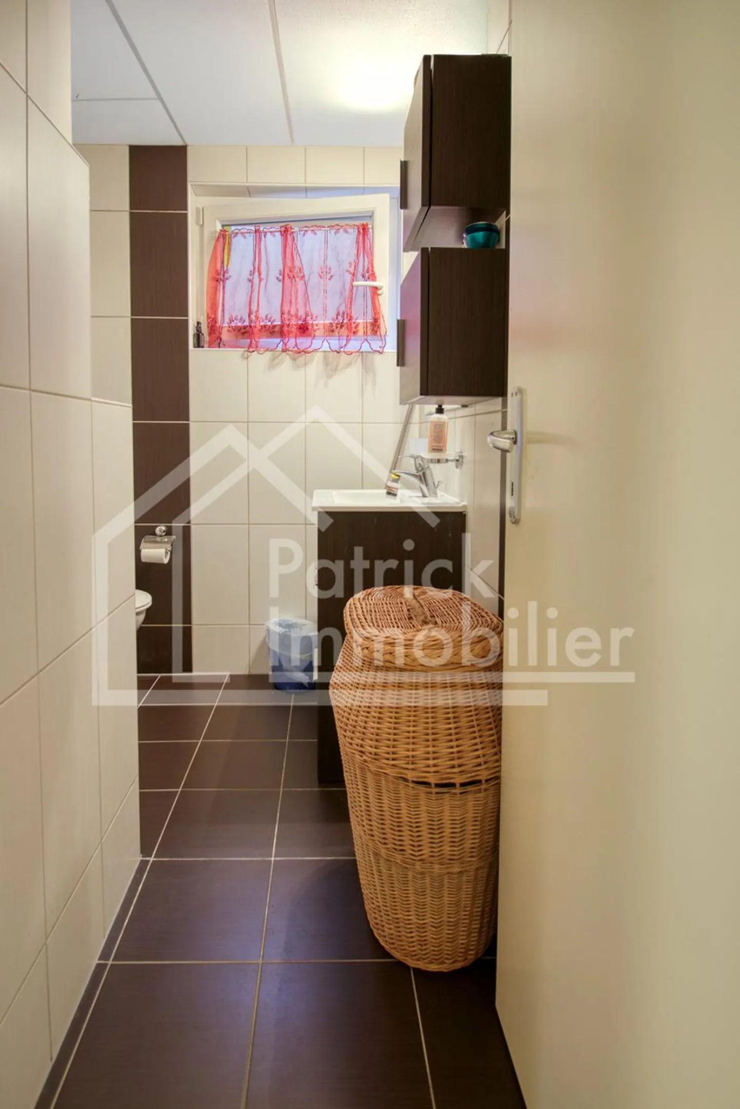 Villa indipendente con 5.5 stanze su un lotto di 1'075m2 - Foto 10 di 13
