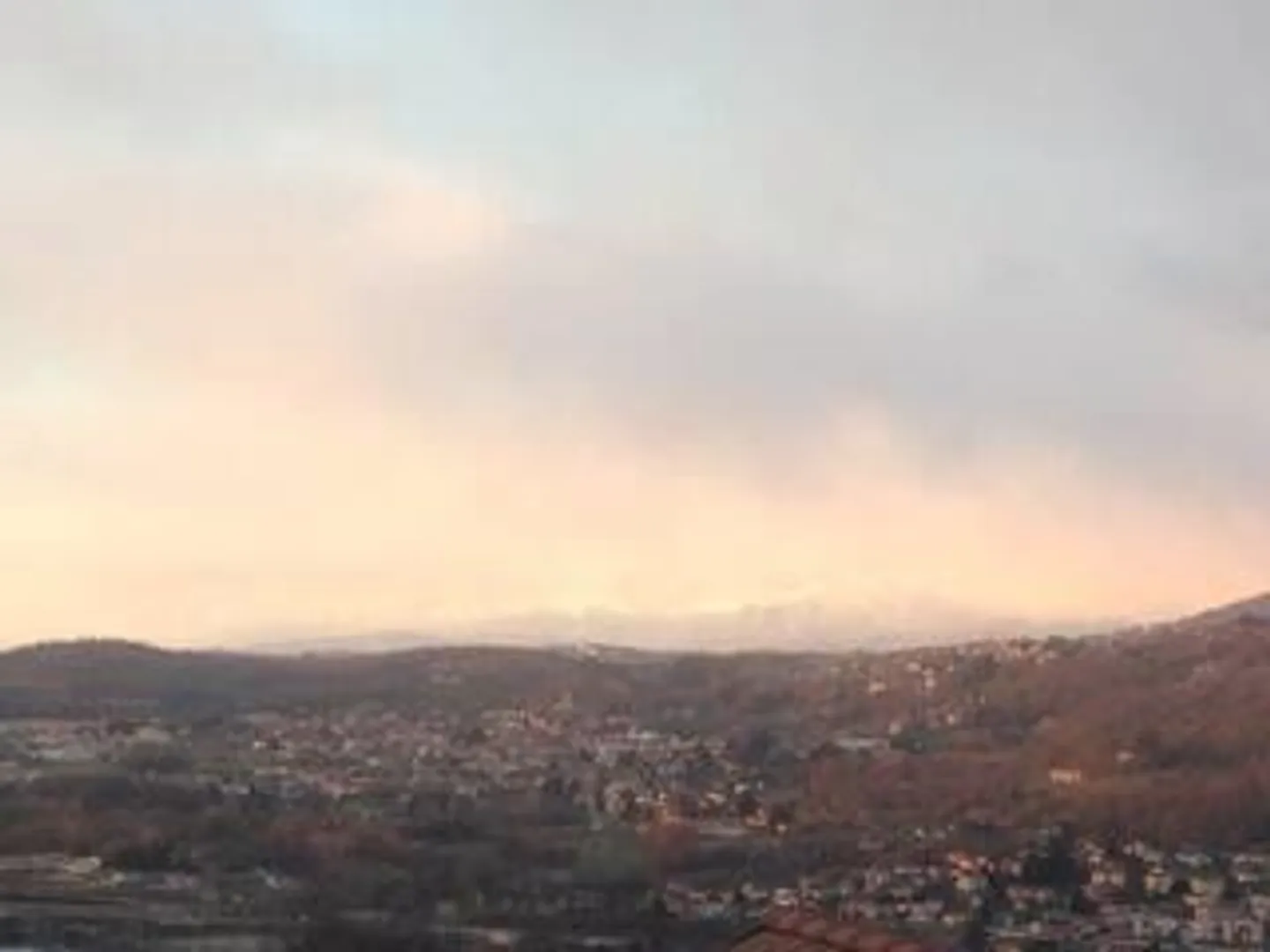 Appartement duplex indépendant meublé dans un bâtiment historique – Mendris - Photo 7 sur 8