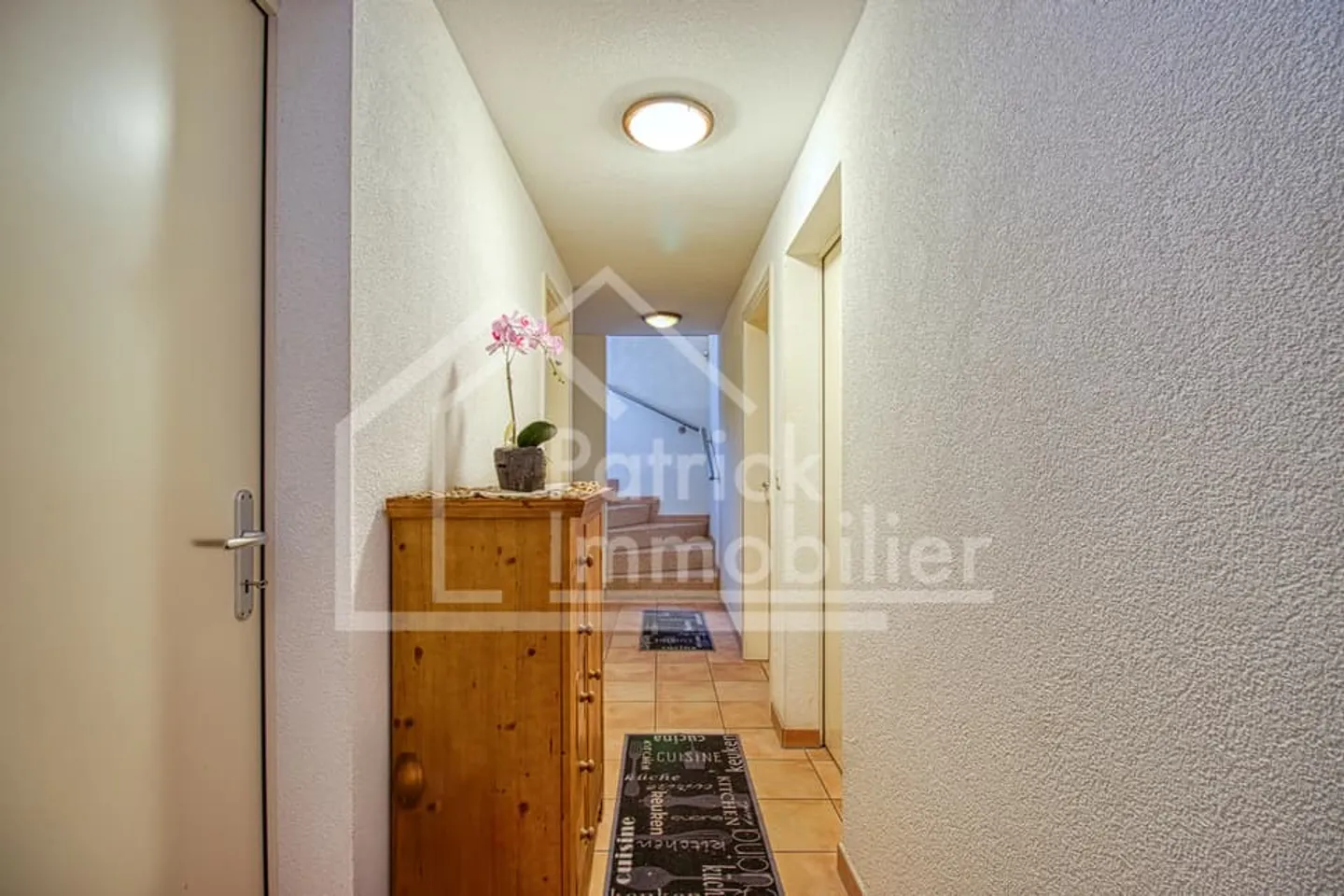 Villa indipendente con 5.5 stanze su un lotto di 1'075m2 - Foto 11 di 13