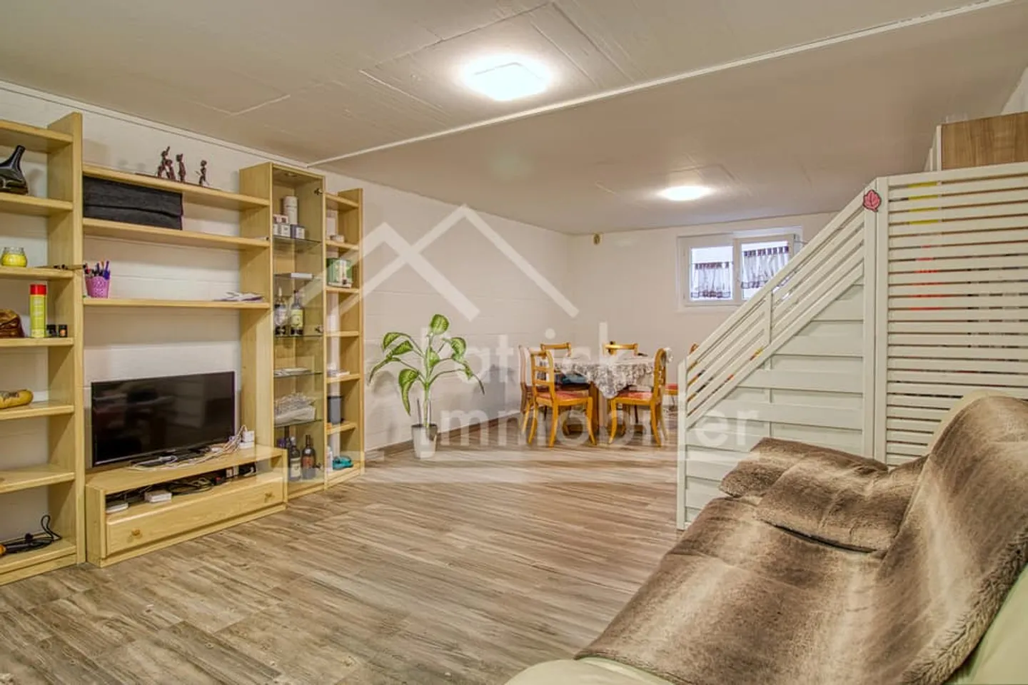 Villa indipendente con 5.5 stanze su un lotto di 1'075m2 - Foto 12 di 13
