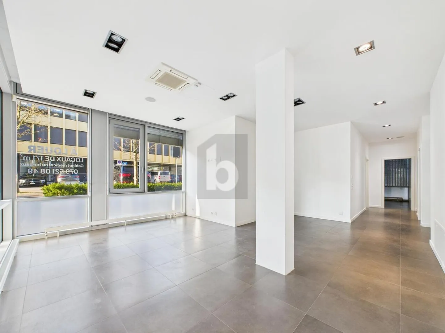 Espace de Bureau Professionnel - Photo 1 sur 6