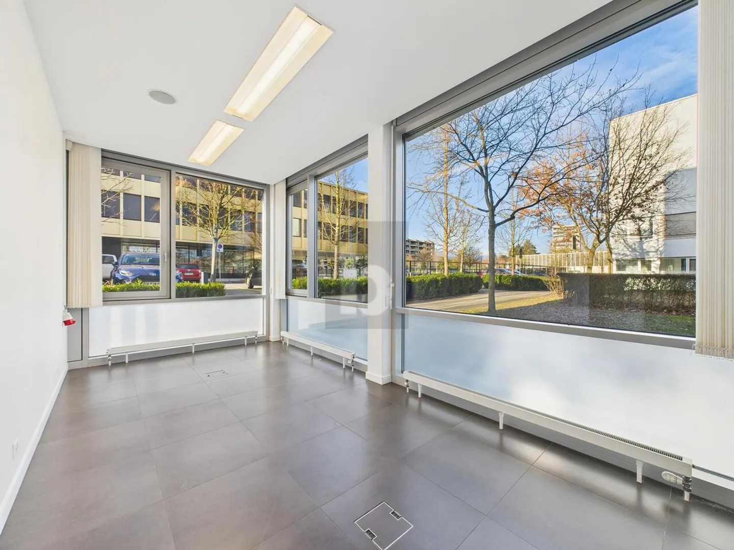 Espace de Bureau Professionnel - Photo 3 sur 6