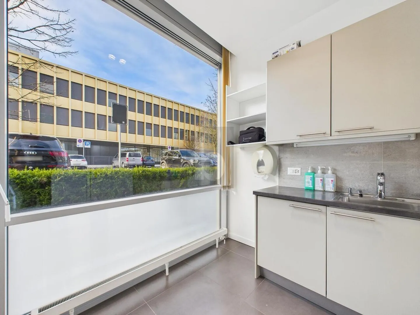 Espace de Bureau Professionnel - Photo 4 sur 6