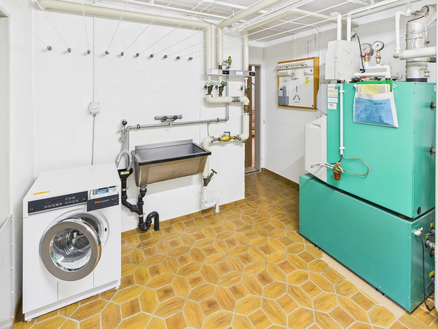 Charming Family Home in Kriens - Photo 12 of 16