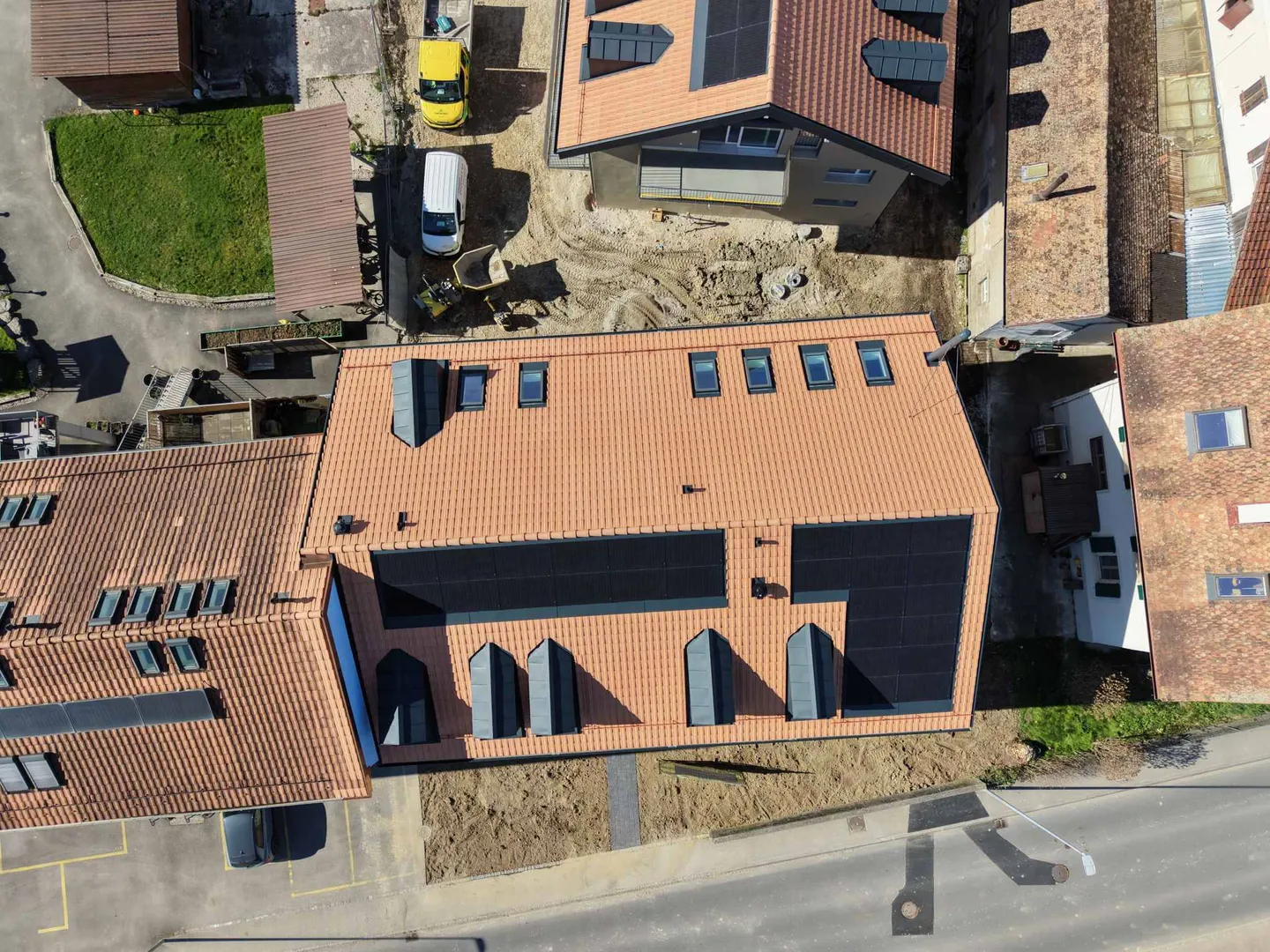 Stunning 3.5 Room Apartment - Photo 10 of 11