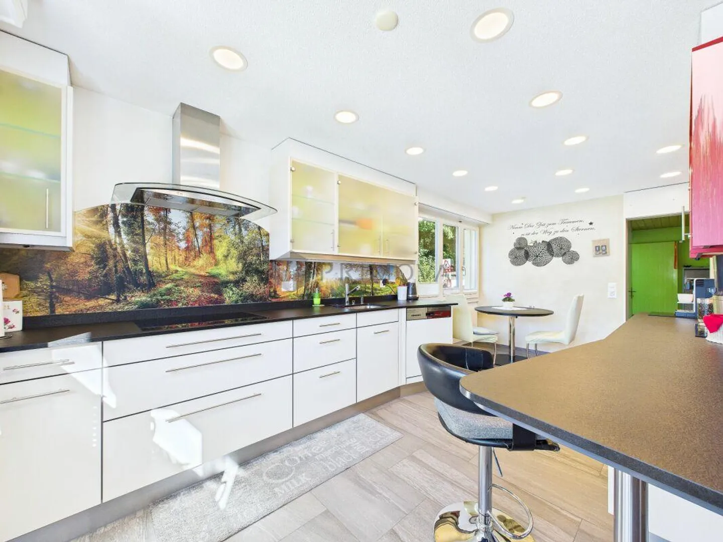 Casa unifamiliare di 6,5 stanze con atmosfera da vacanza - Foto 3 di 12