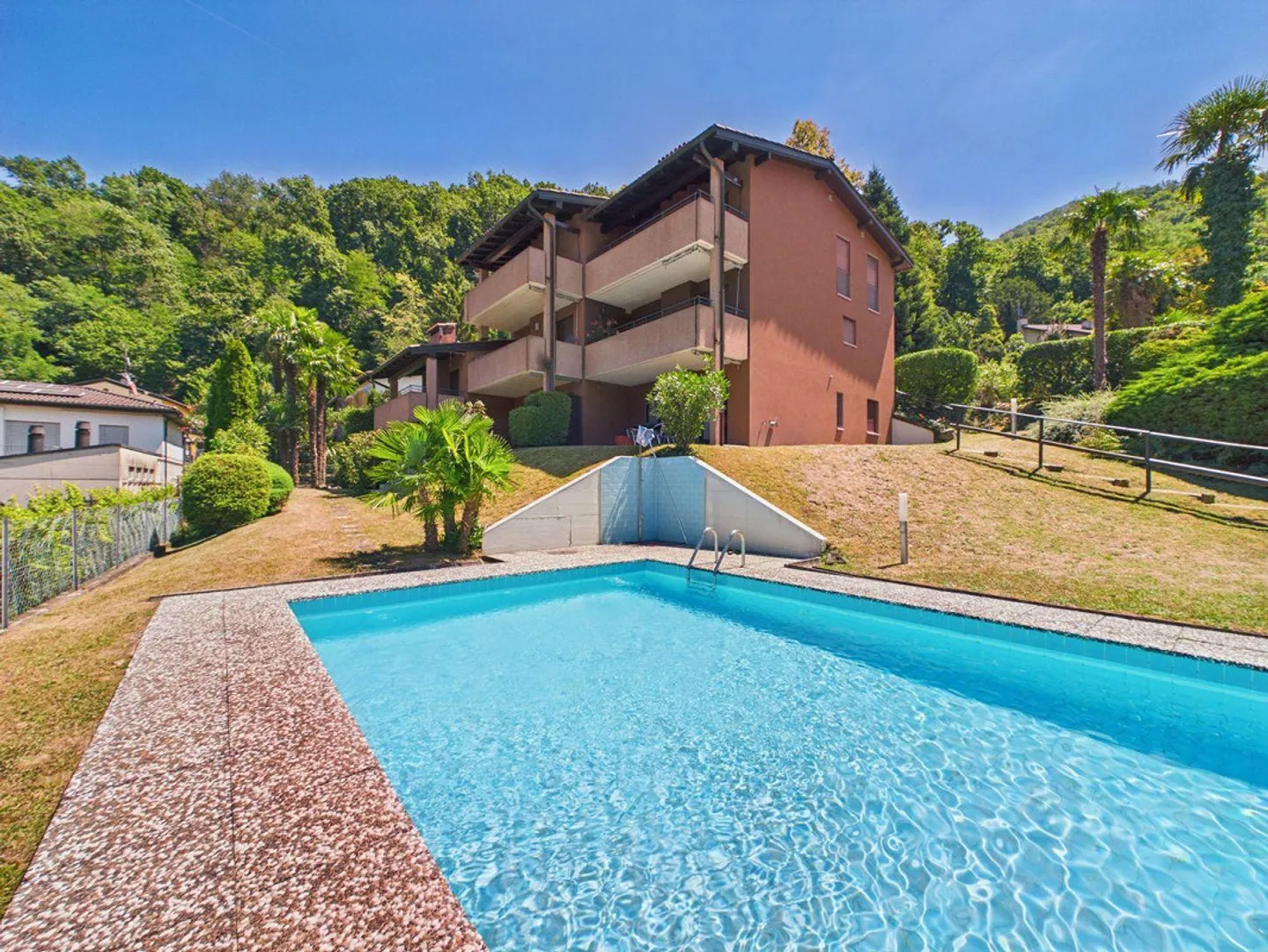 Paradis de vacances de rêve avec vue sur le lac et piscine - Photo 6 sur 13