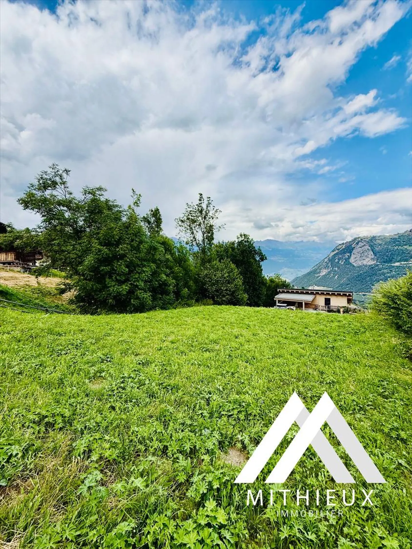 PARCELLE PLATE ÉQUIPÉE DE 786 M2, VEX ! - Photo 1 sur 6