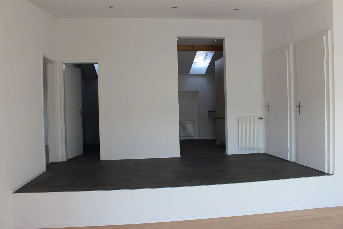 Appartamento attico attraente con 3 camere - Foto 3 di 16