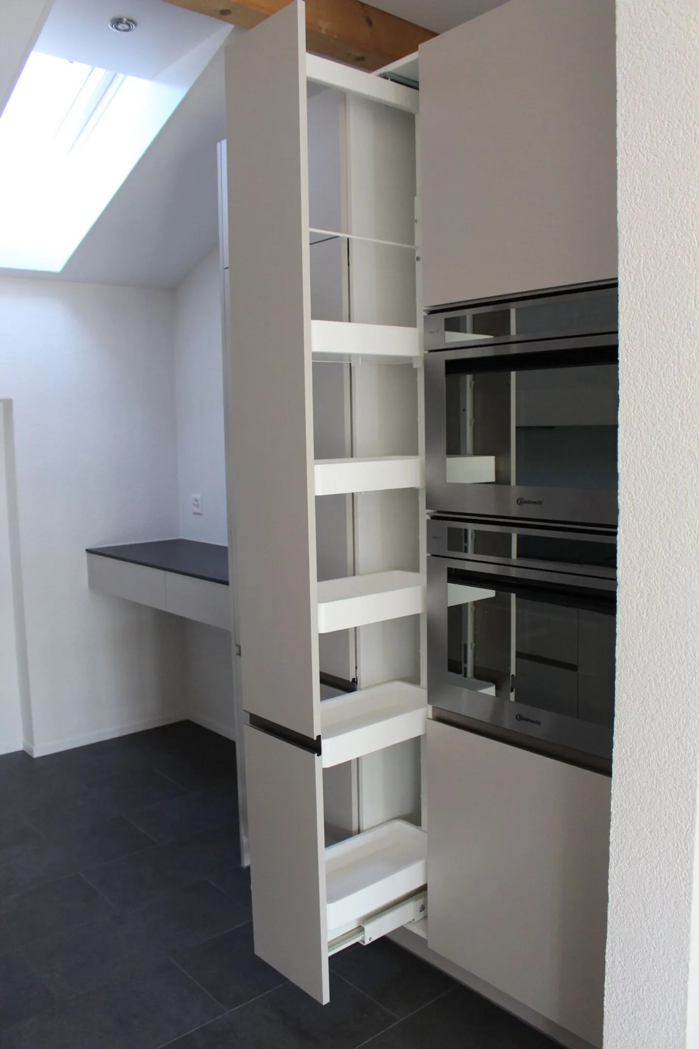 Appartamento attico attraente con 3 camere - Foto 6 di 16