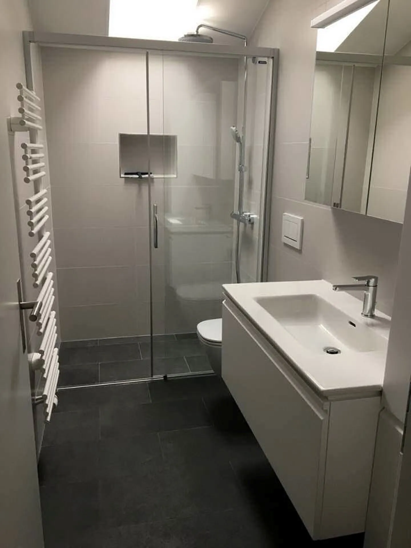 Appartamento attico attraente con 3 camere - Foto 7 di 16