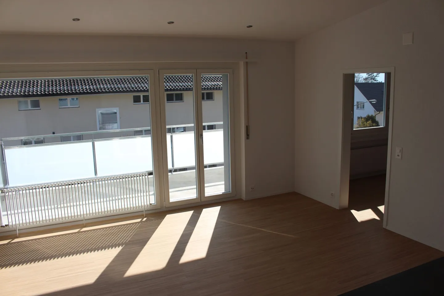 Appartamento attico attraente con 3 camere - Foto 9 di 16