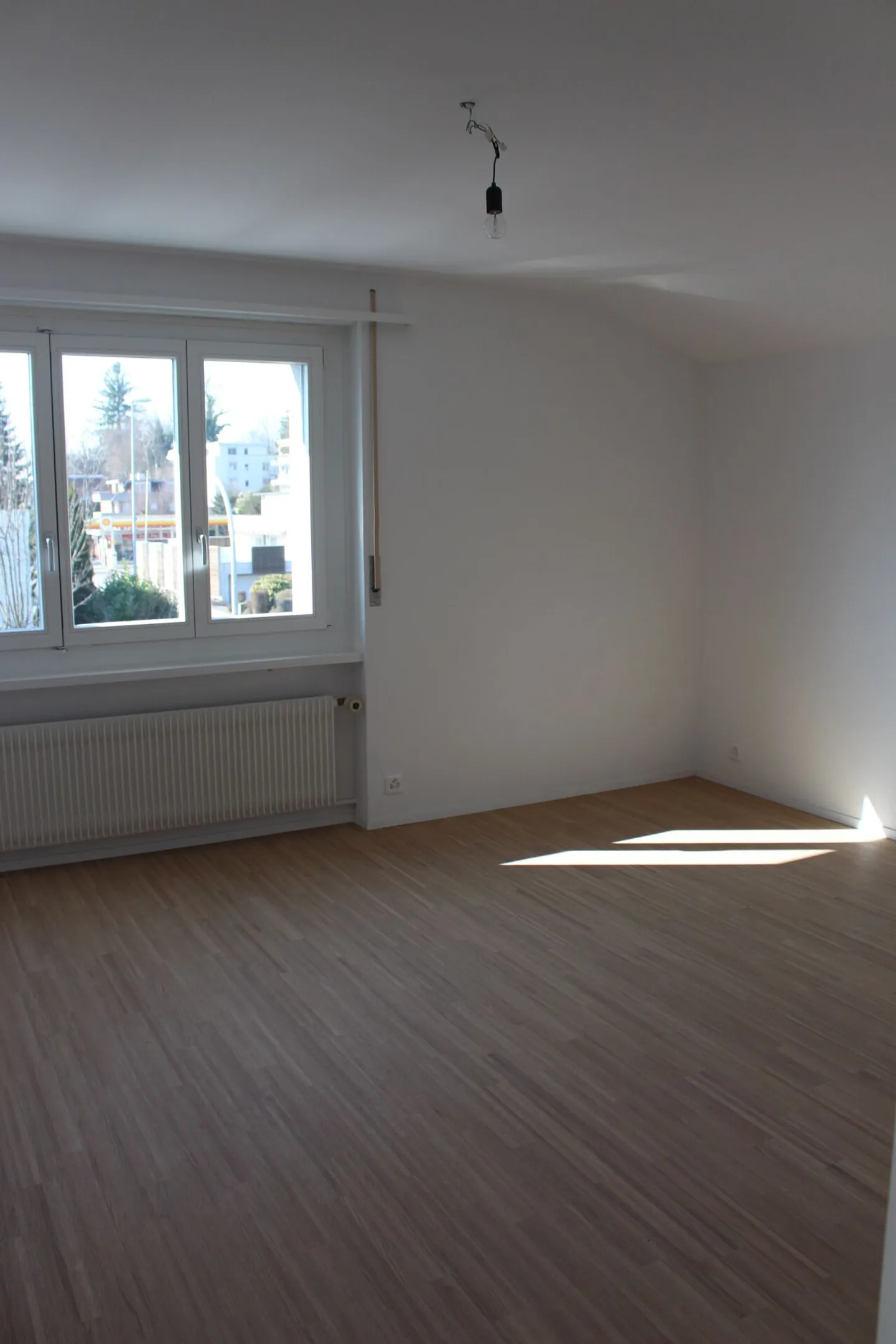 Appartamento attico attraente con 3 camere - Foto 11 di 16