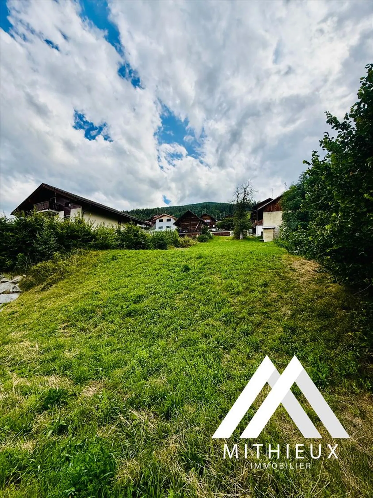 PARCELLE PLATE ÉQUIPÉE DE 786 M2, VEX ! - Photo 3 sur 6