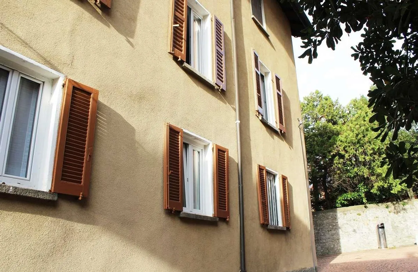 Penthouse de 2,5 pièces dans un petit contexte près du lac - Photo 10 sur 10