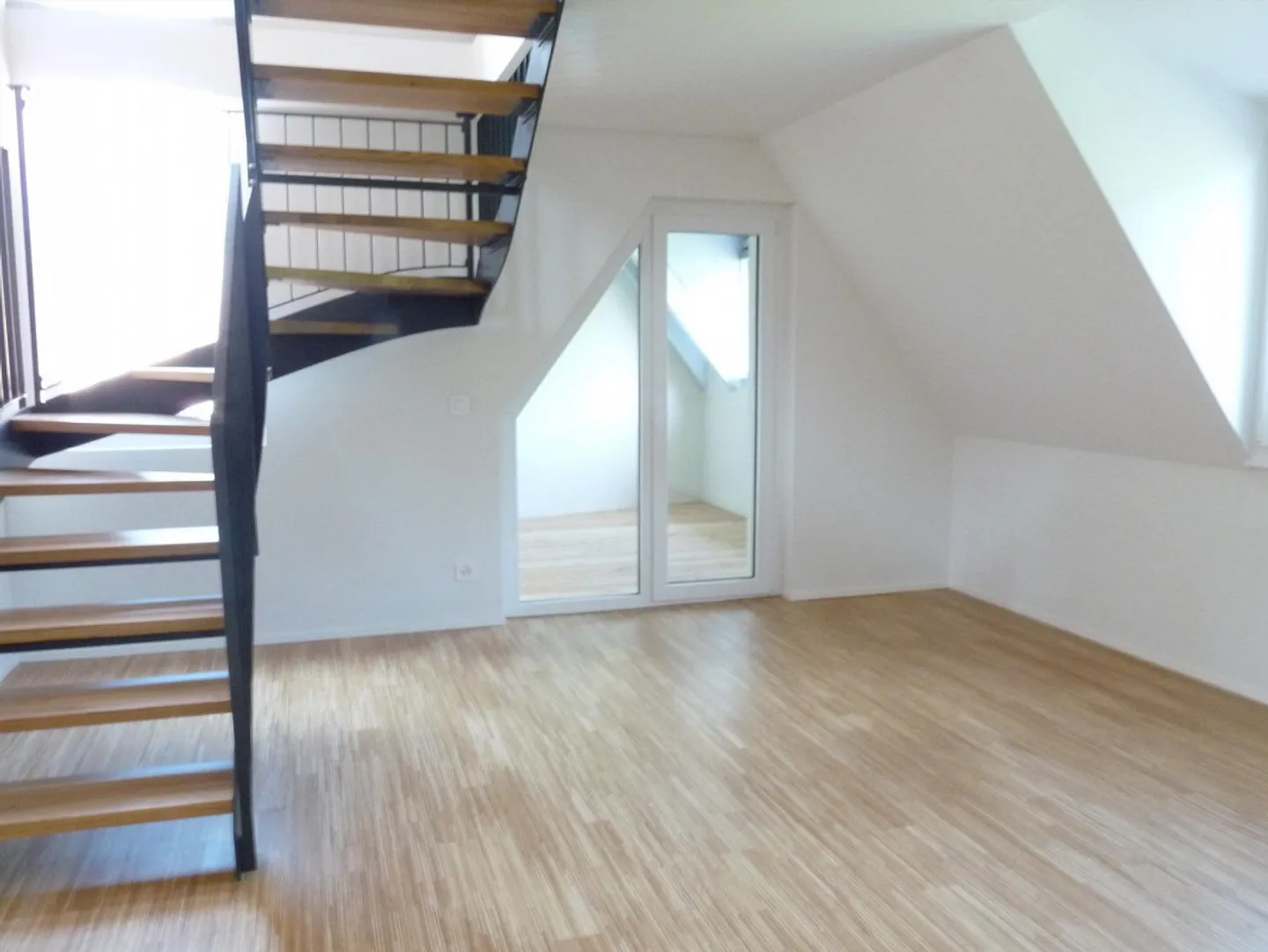 Appartamento maisonette luminoso di 3,5 stanze - Foto 2 di 15