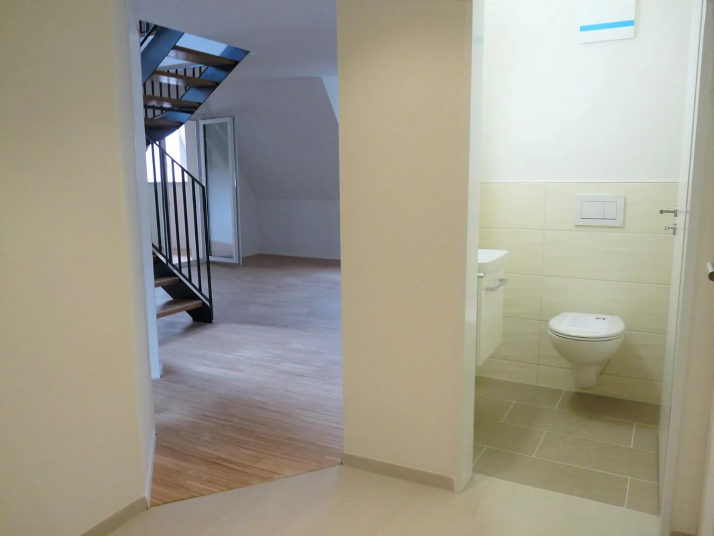 Appartamento maisonette luminoso di 3,5 stanze - Foto 4 di 15