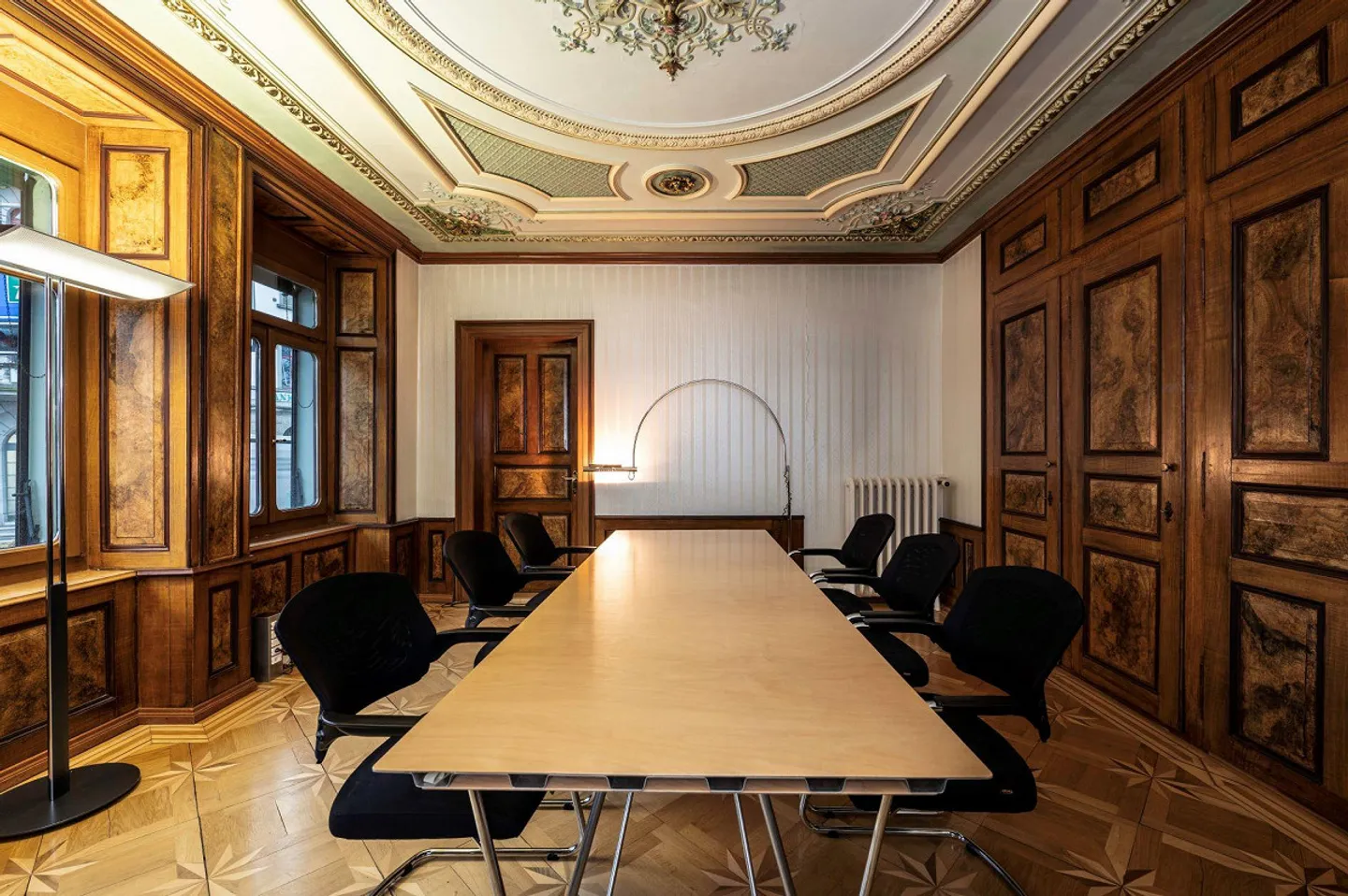 Representative, historical villa with fully developed office space - Photo 8 of 20
