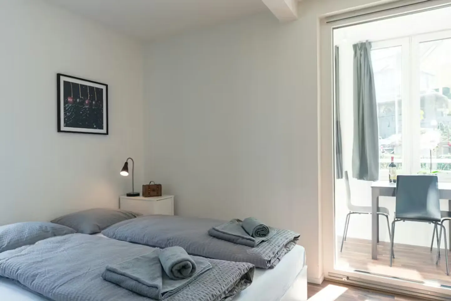 Modern Apartment in Zürich - Photo 2 of 10