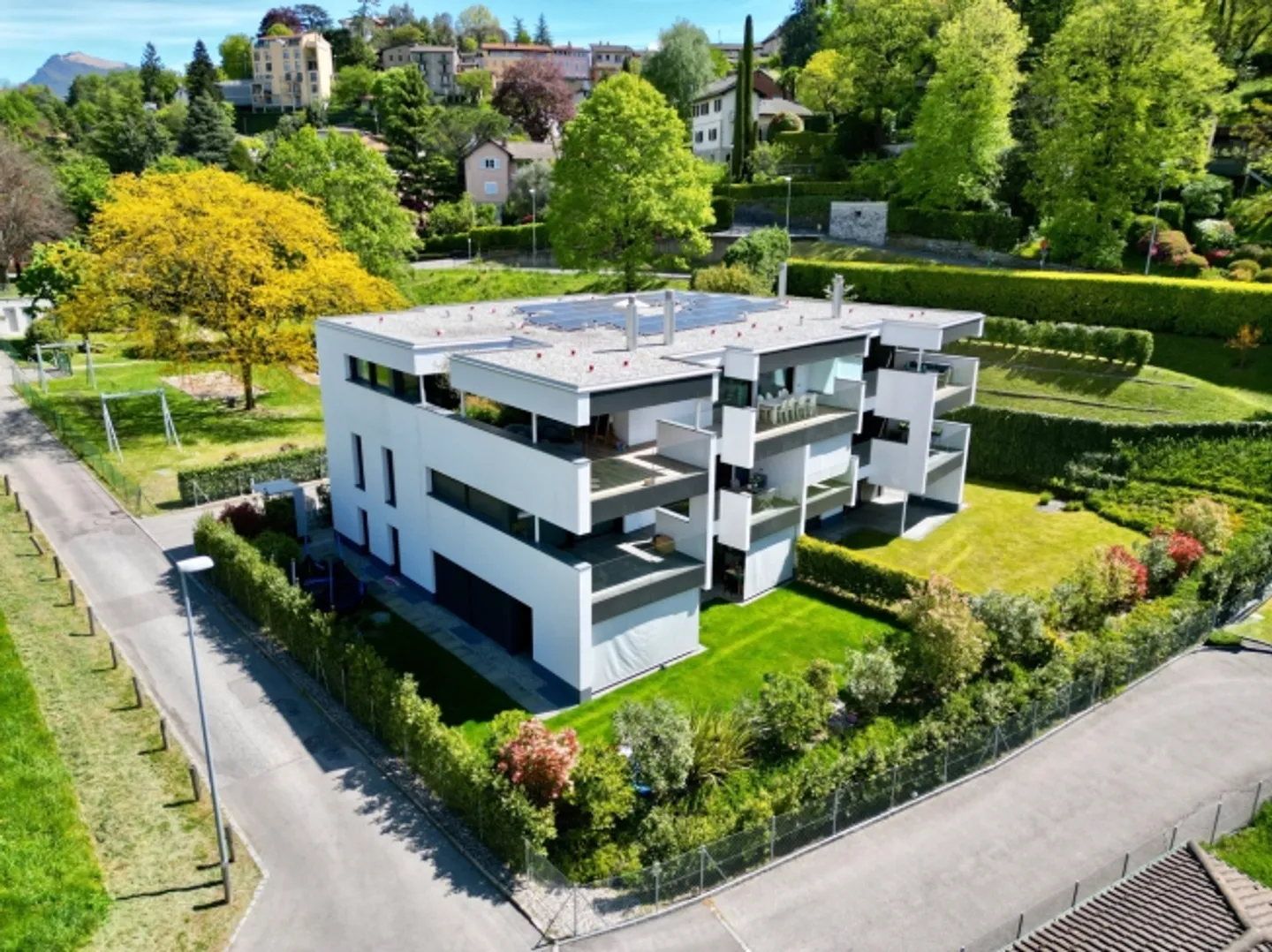 Modern Penthouse with Panoramic Terrace and Fine Finishes - Photo 2 of 20