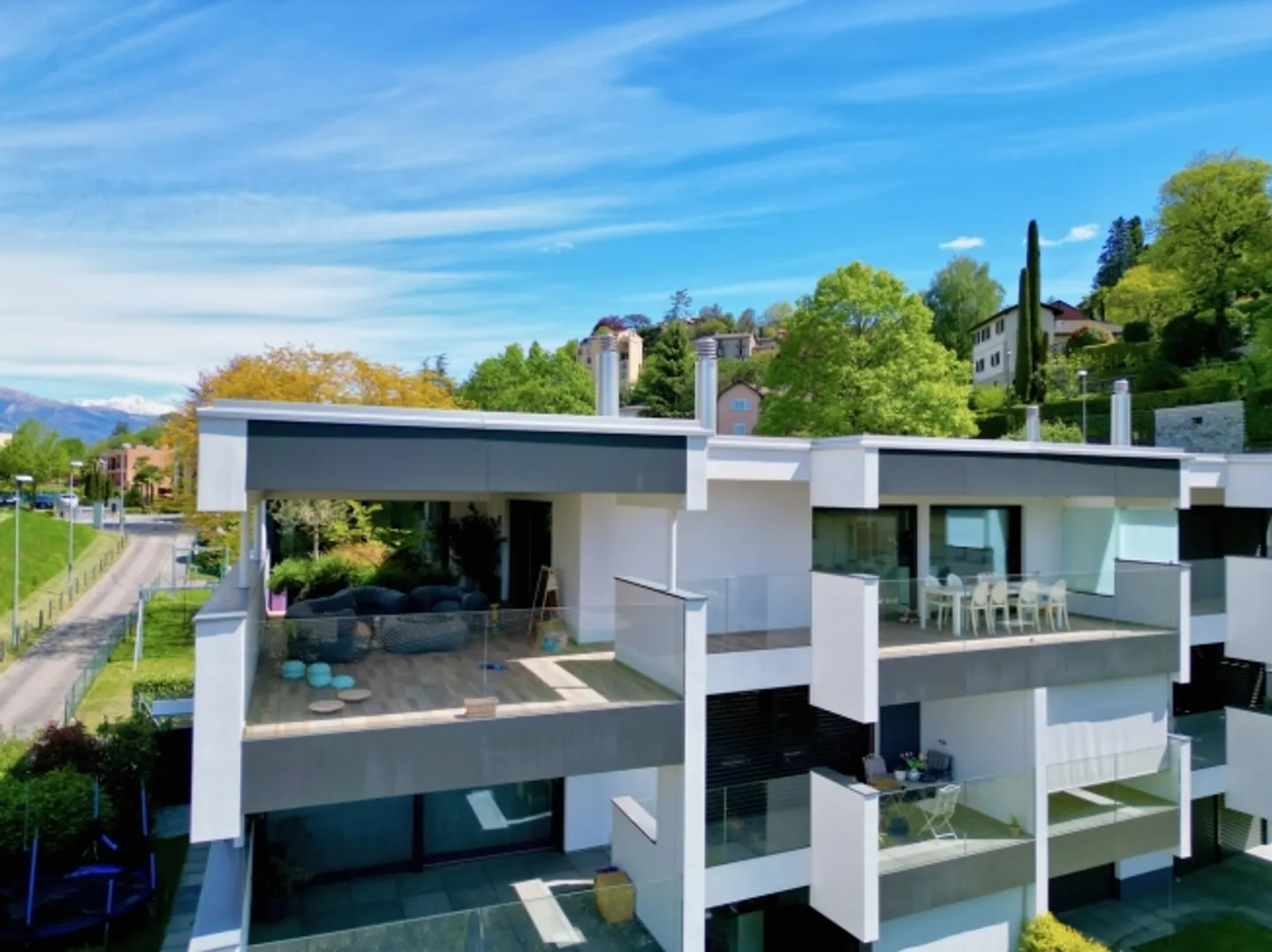 Modern Penthouse with Panoramic Terrace and Fine Finishes - Photo 3 of 20