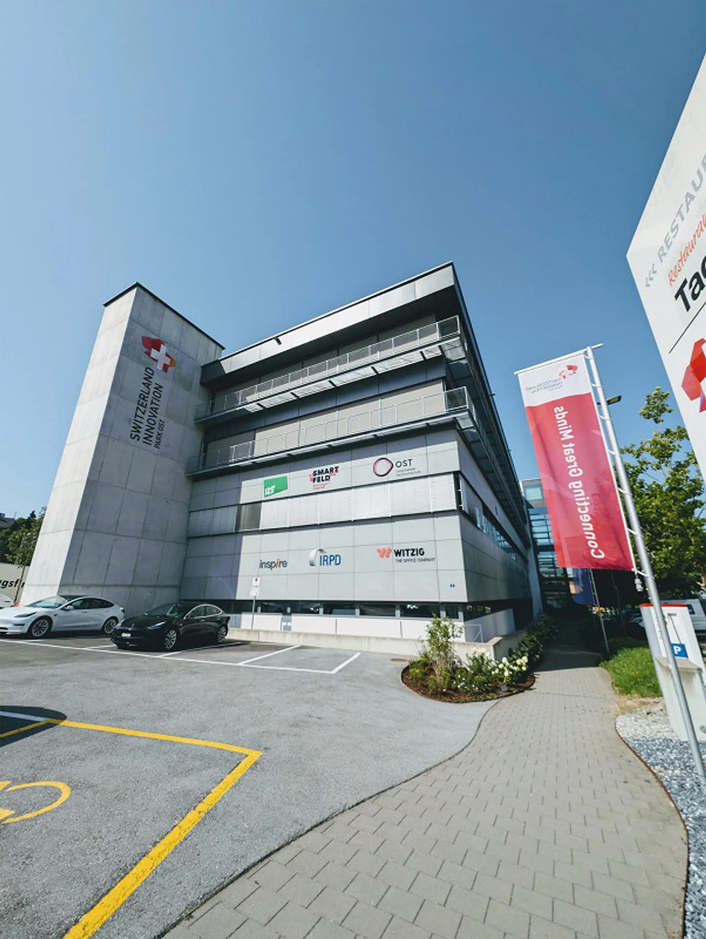 Spazi per uffici moderni in un ambiente innovativo - Foto 1 di 12
