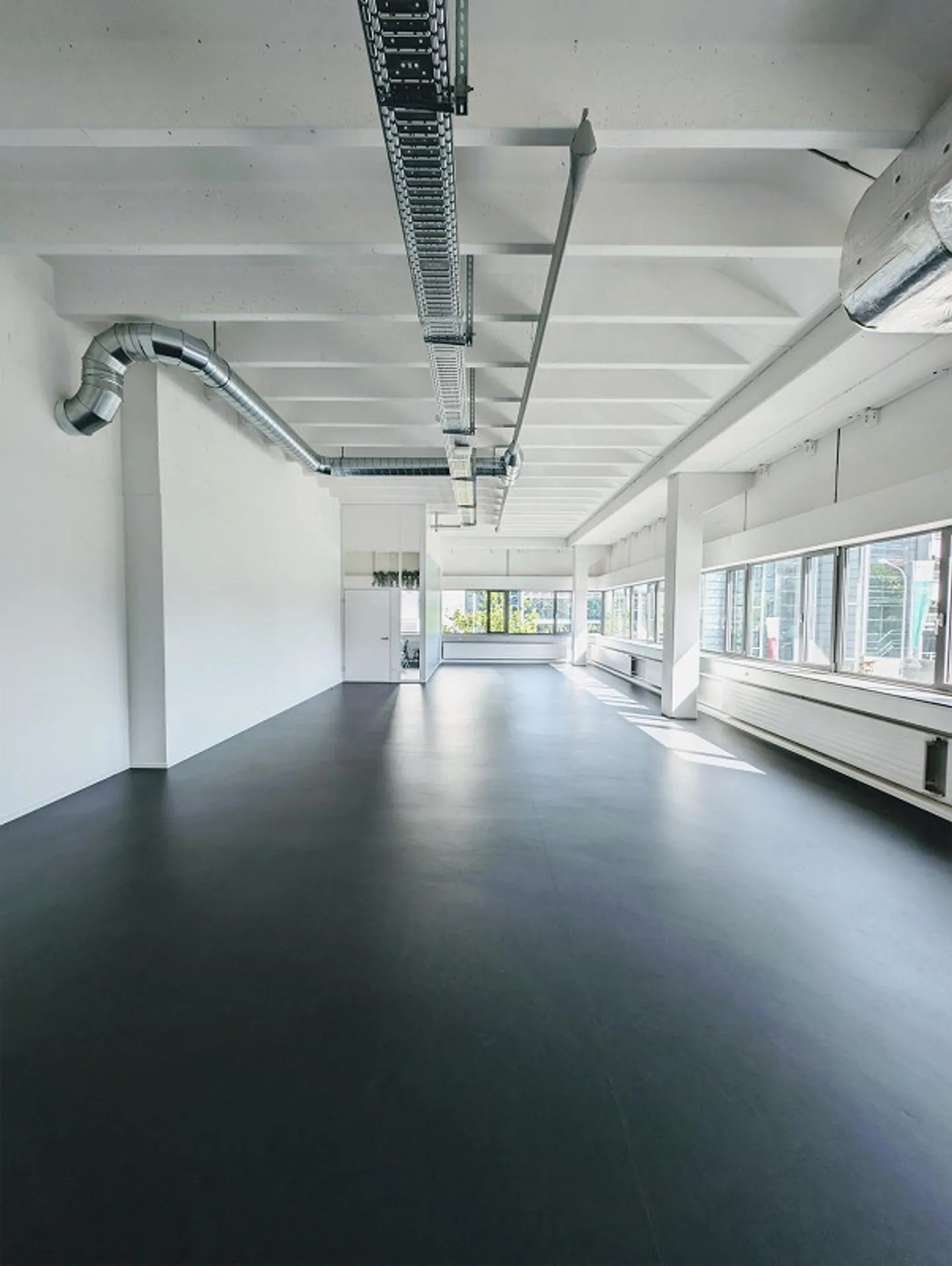 Spazi per uffici moderni in un ambiente innovativo - Foto 3 di 12